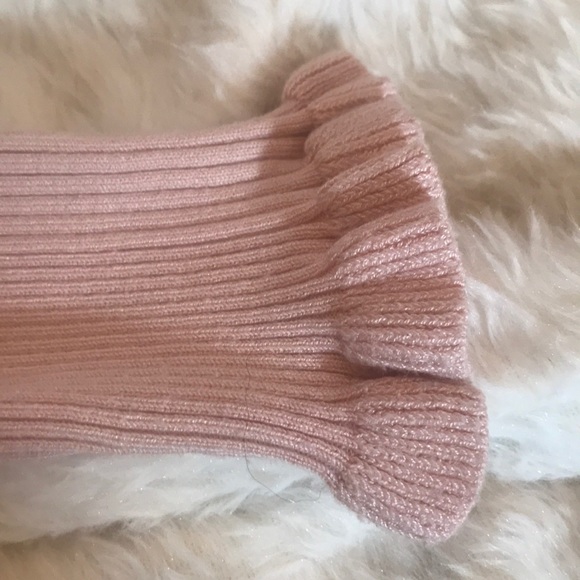 “FORVEVER 21” Pale Pink Ruffled Ladies Top. - Picture 4 of 7